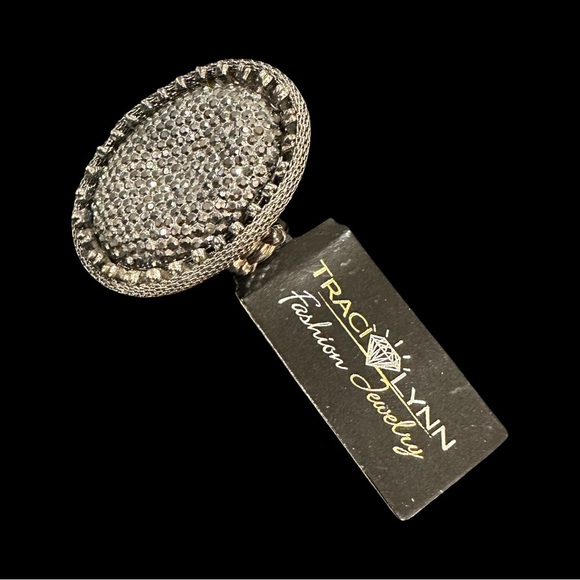 Traci Lynn Dazzling Silver and Black Ring Stretch - Picture 3 of 3